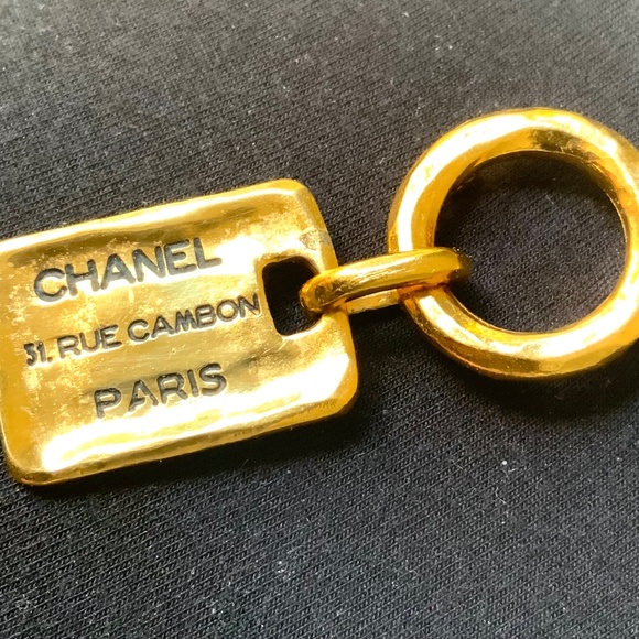 CHANEL VINTAGE BROOCH 31 RUE CAMBON CC LOGO TAG PIN Gold Plated - Code 11-33 - Picture 6 of 14